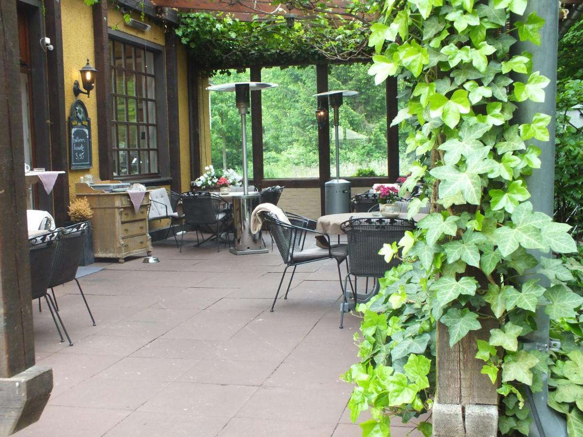 Hotel Holter Schloßkrug Schloß Holte-Stukenbrock Exterior foto